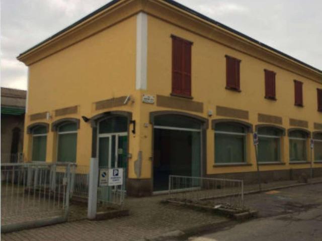 Locale Commerciale in vendita a Santa Giuletta, Lombardia
