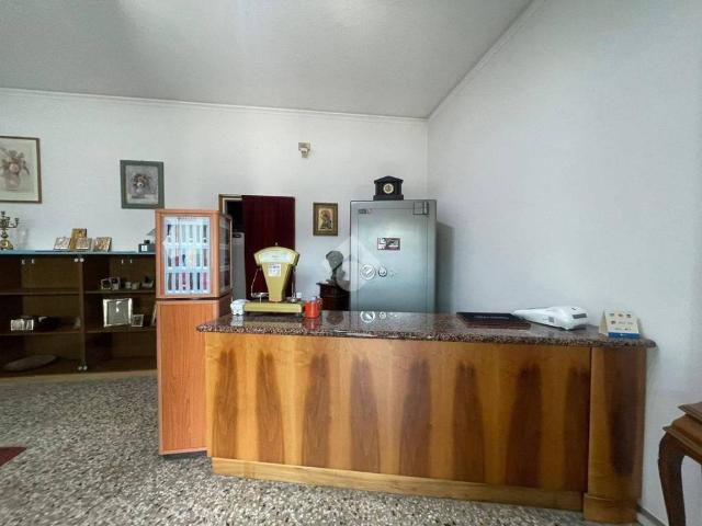 Locale Commerciale in vendita a Santa Lucia Di Piave, Veneto