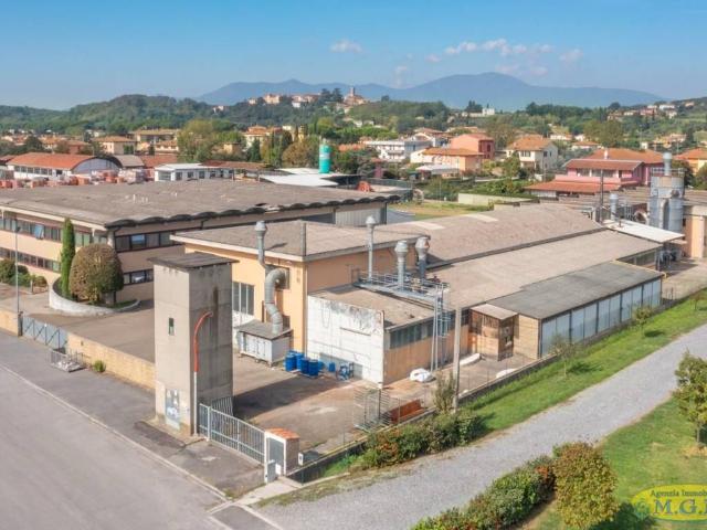 Locale Commerciale in vendita a Sottili, Santa Maria A Monte