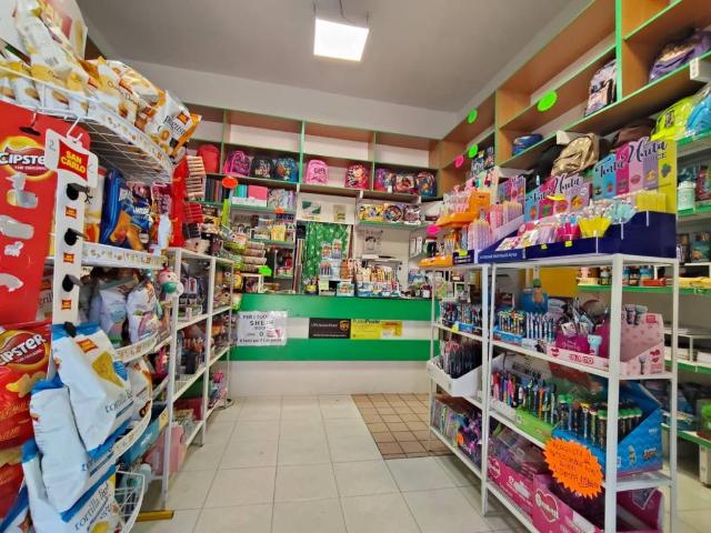 Locale Commerciale in vendita a Sant'Andrea dei Lagni, Santa Maria Capua