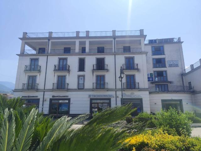 Locale Commerciale in vendita a Santa Maria La Carità, Campania