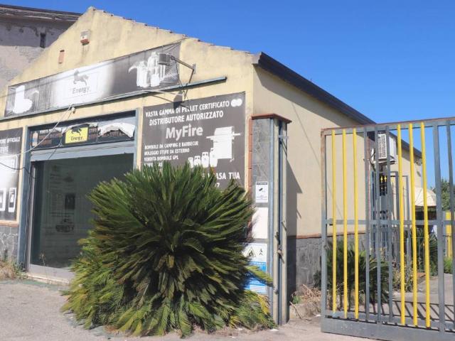 Locale Commerciale in vendita a Saiano, Sant'agata De' Goti