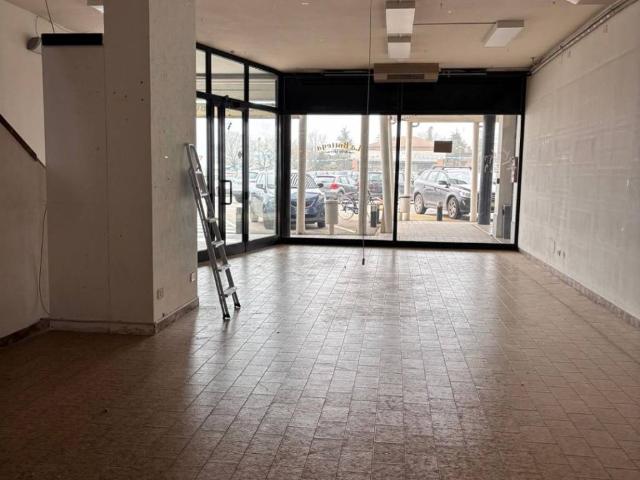 Locale Commerciale in vendita a Unione dei comuni della Bassa Romagna, Sant'agata Sul Santerno