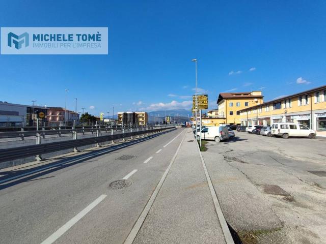 Locale Commerciale in vendita a Domegliara, Sant'ambrogio Di