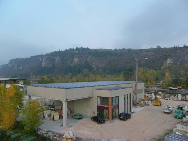 Locale Commerciale in vendita a Domegliara, Sant'ambrogio Di