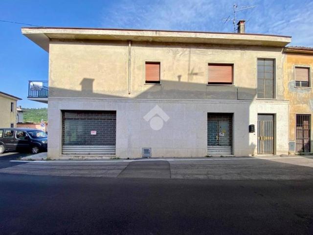 Locale Commerciale in vendita a Domegliara, Sant'ambrogio Di
