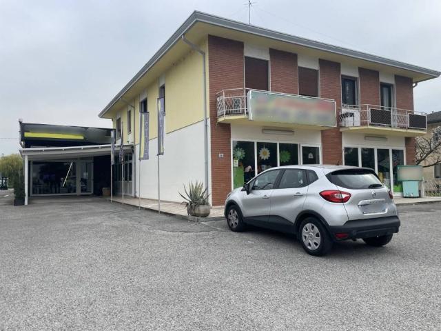 Locale Commerciale in vendita a Sant'angelo Di Piove, Veneto