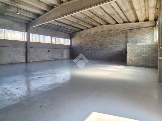 Locale Commerciale in vendita a Galeotta, Sant'angelo Lodigiano