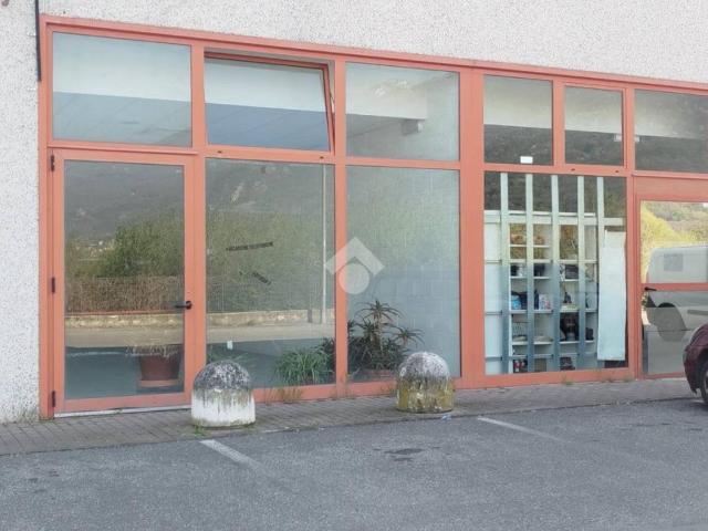 Locale Commerciale in vendita a Piemonte, Torino