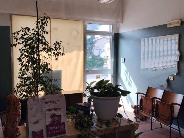 Locale Commerciale in vendita a Unione di comuni Valmarecchia, Santarcangelo Di