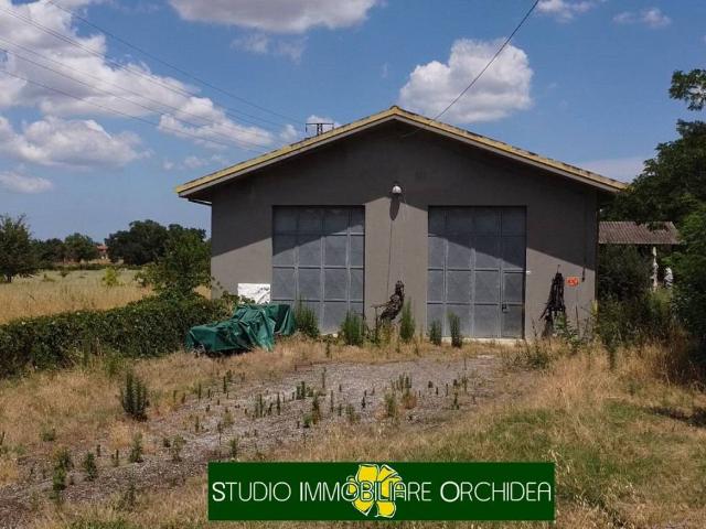 Locale Commerciale in vendita a Unione di comuni Valmarecchia, Santarcangelo Di