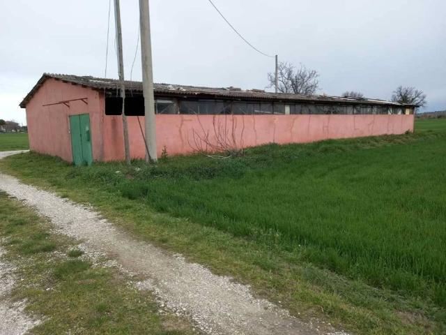 Locale Commerciale in vendita a Unione di comuni Valmarecchia, Santarcangelo Di