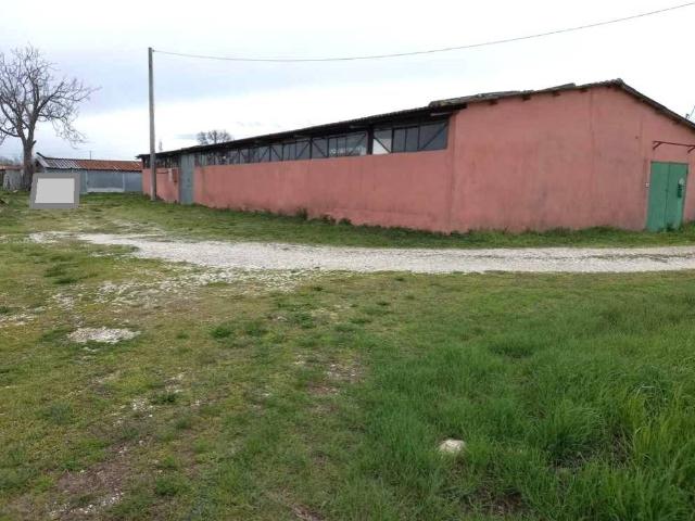 Locale Commerciale in vendita a Unione di comuni Valmarecchia, Santarcangelo Di