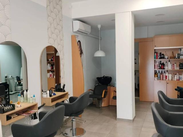 Locale Commerciale in vendita a Unione di comuni Valmarecchia, Santarcangelo Di