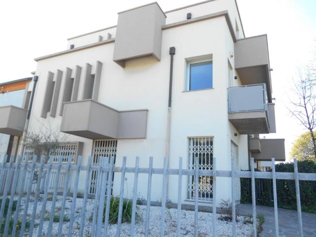 Locale Commerciale in vendita a Unione di comuni Valmarecchia, Santarcangelo Di