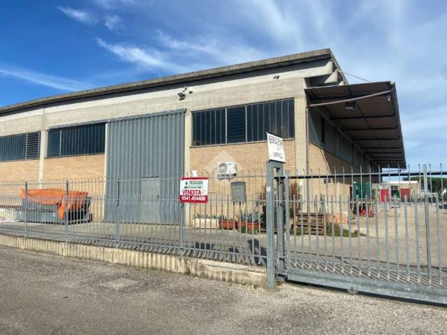 Locale Commerciale in vendita a Unione di comuni Valmarecchia, Santarcangelo Di