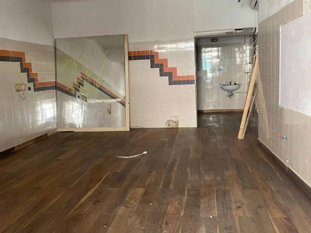 Locale Commerciale in vendita a Unione di comuni Valmarecchia, Santarcangelo Di