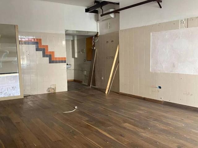 Locale Commerciale in vendita a Unione di comuni Valmarecchia, Santarcangelo Di