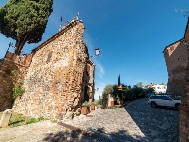 Locale Commerciale in vendita a Unione di comuni Valmarecchia, Santarcangelo Di