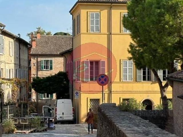 Locale Commerciale in vendita a Unione di comuni Valmarecchia, Santarcangelo Di