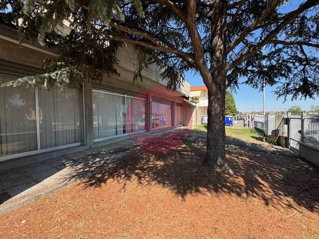 Locale Commerciale in vendita a Unione di comuni Valmarecchia, Santarcangelo Di
