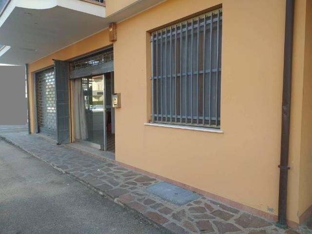 Locale Commerciale in vendita a Unione di comuni Valmarecchia, Santarcangelo Di