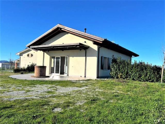 Locale Commerciale in vendita a Unione di comuni Valmarecchia, Santarcangelo Di