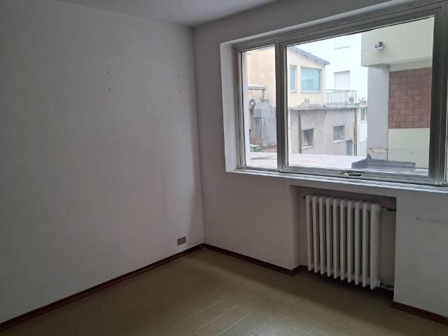 Locale Commerciale in vendita a Unione di comuni Valmarecchia, Santarcangelo Di