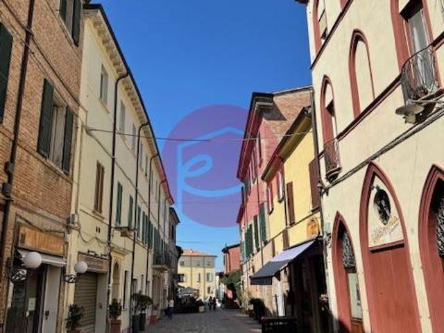Locale Commerciale in vendita a Unione di comuni Valmarecchia, Santarcangelo Di
