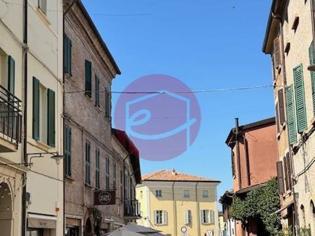 Locale Commerciale in vendita a Unione di comuni Valmarecchia, Santarcangelo Di