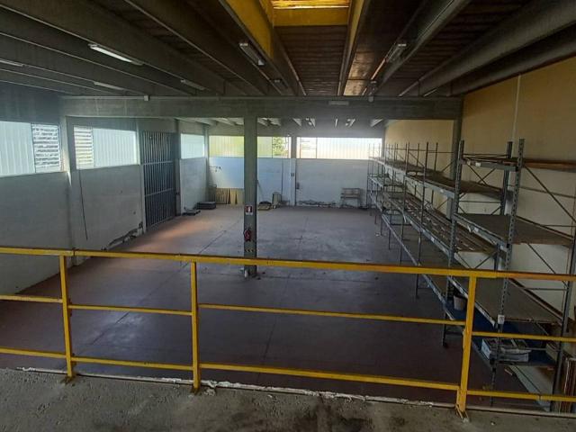 Locale Commerciale in vendita a Unione di comuni Valmarecchia, Santarcangelo Di