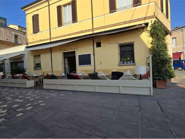 Locale Commerciale in vendita a Unione di comuni Valmarecchia, Santarcangelo Di