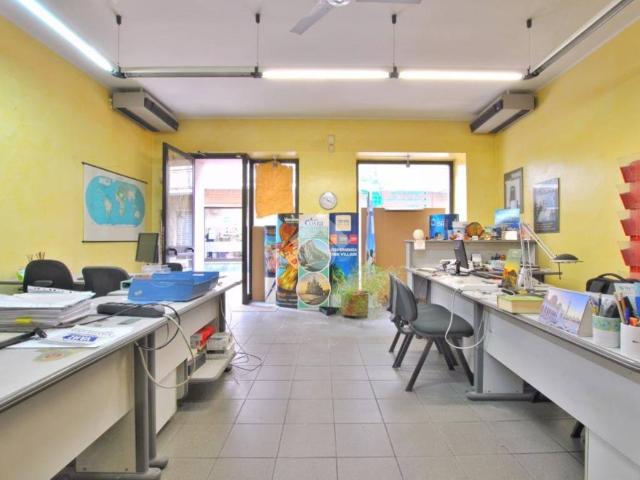 Locale Commerciale in vendita a Piemonte, Vercelli