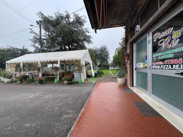 Locale Commerciale in vendita a Val d’Enza, Re