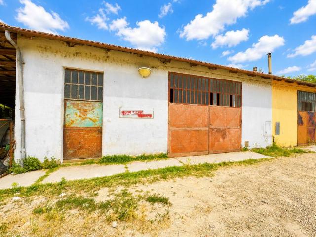 Locale Commerciale in vendita a Piemonte, Cuneo