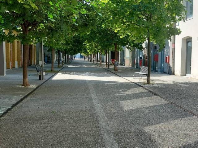 Locale Commerciale in vendita a Ponzano Magra, Santo Stefano Di Magra