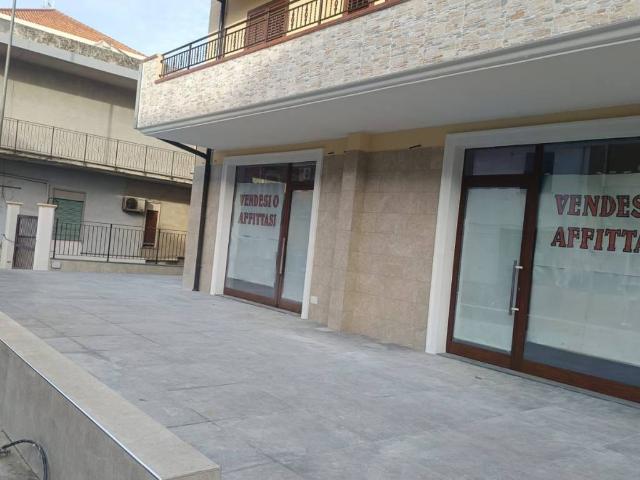 Locale Commerciale in vendita a Saponara, Sicilia