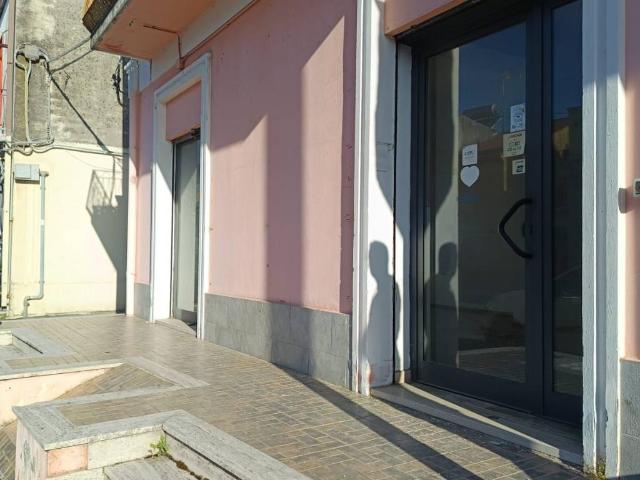 Locale Commerciale in vendita a Saponara, Sicilia