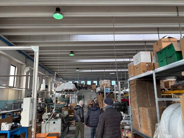 Locale Commerciale in vendita a Sarego, Veneto