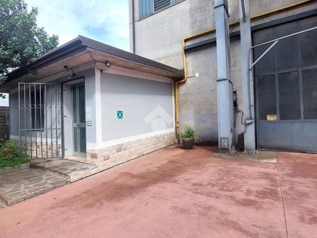 Locale Commerciale in vendita a Comunità montana della valle Trompia, Sarezzo