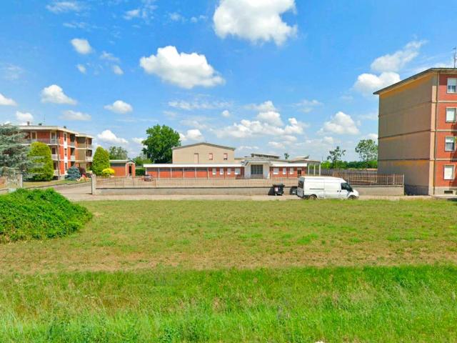Locale Commerciale in vendita a Sarmato, Reggio Emilia