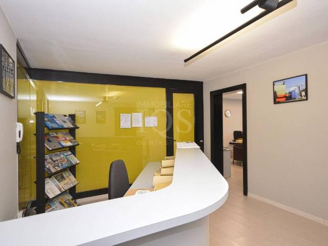 Locale Commerciale in vendita a Sarnico, Lombardia