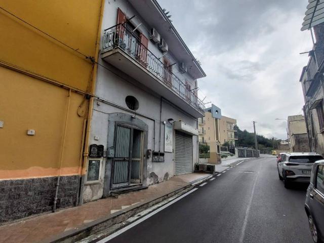 Locale Commerciale in vendita a Sarno, Campania