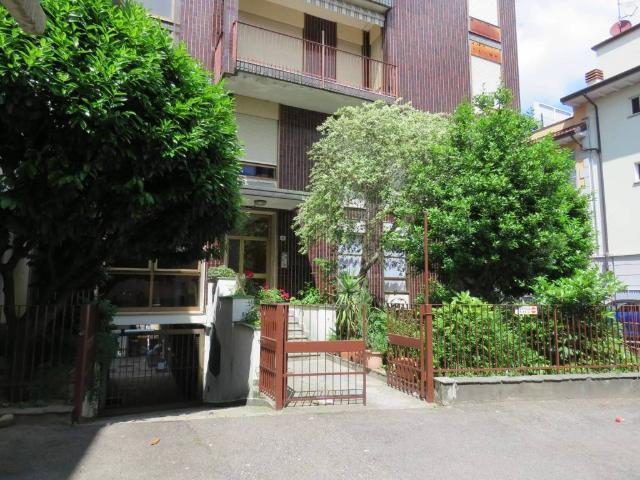 Locale Commerciale in vendita a Volta-Prealpi, Saronno