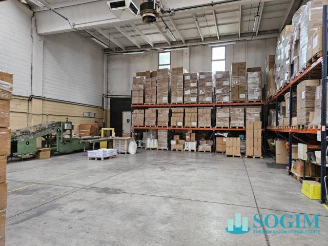 Locale Commerciale in vendita a Villaggio Matteotti, Saronno