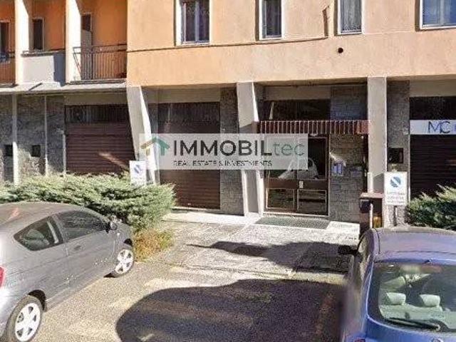 Locale Commerciale in vendita a Campo Sportivo-Colombara, Saronno
