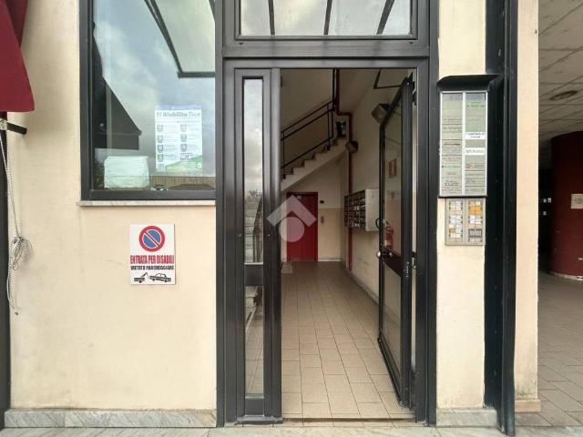 Locale Commerciale in vendita a Sarzana, Liguria