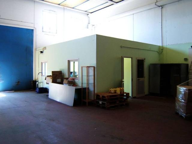 Locale Commerciale in vendita a Santa Caterina, Sarzana