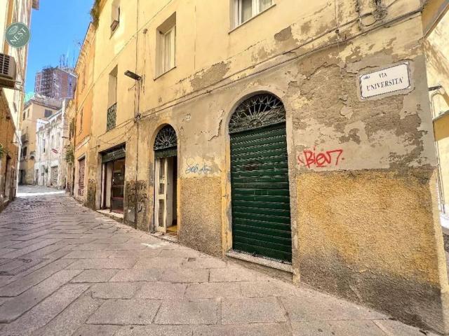Locale Commerciale in vendita a Cappuccini, Cala Di Volpe