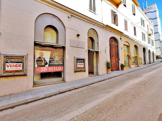 Locale Commerciale in vendita a Cappuccini, Cala Di Volpe